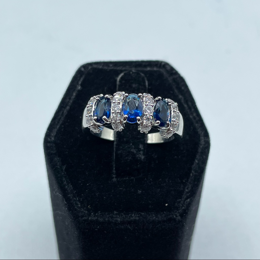 Beautiful Blue Sapphire White Diamond Cz Silver Plated Ring Band 60$